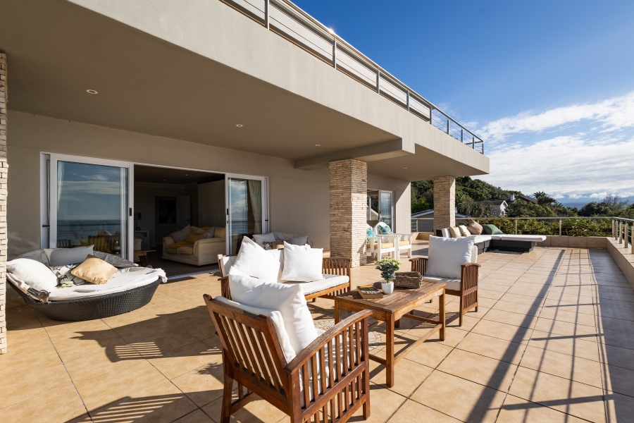 7 Bedroom Property for Sale in Beacon Isle Western Cape